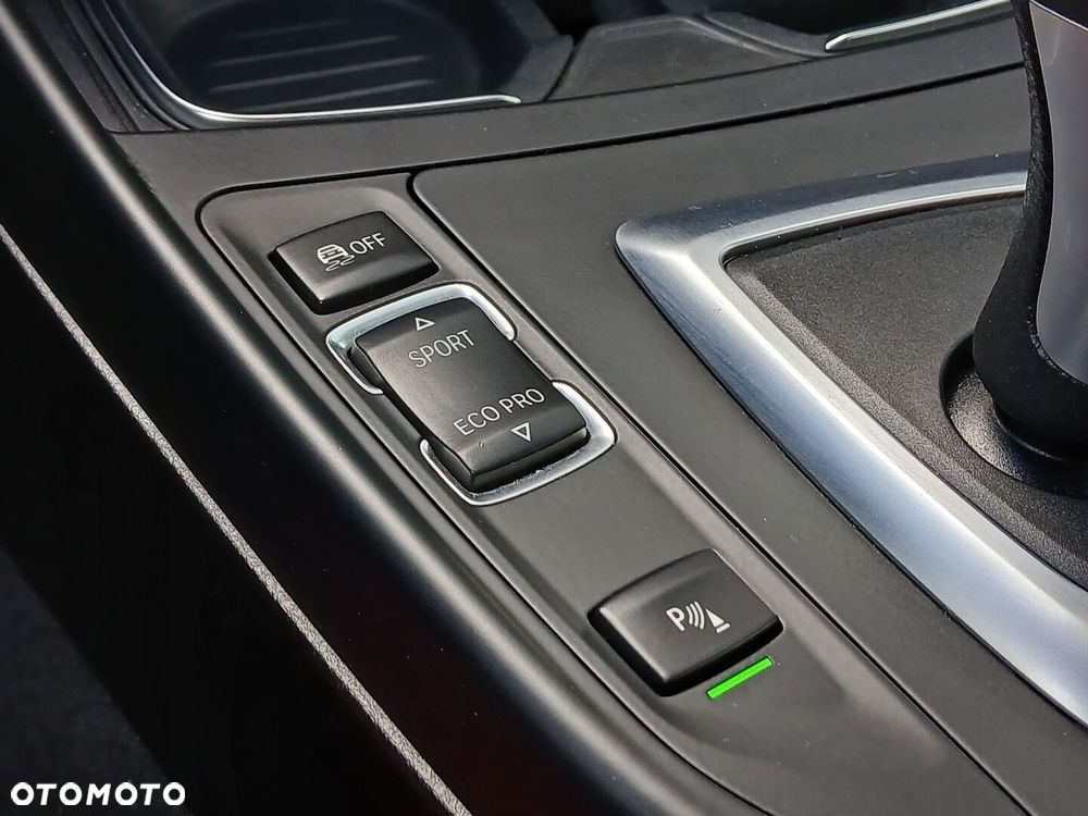 BMW Seria 1 - 25