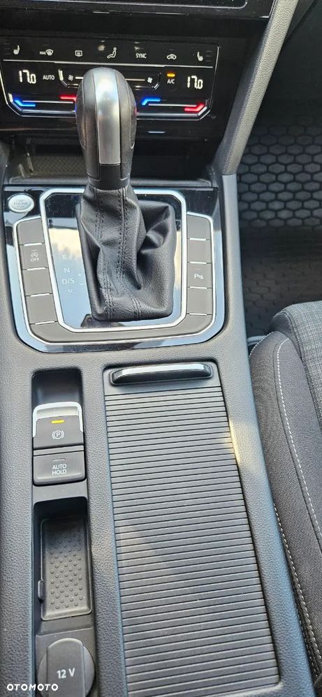 Volkswagen Passat Variant 2.0 TSI Business DSG - 18