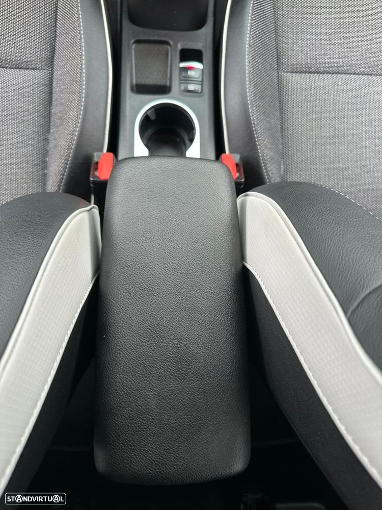 Renault Captur TCe 90 EVOLUTION - 31