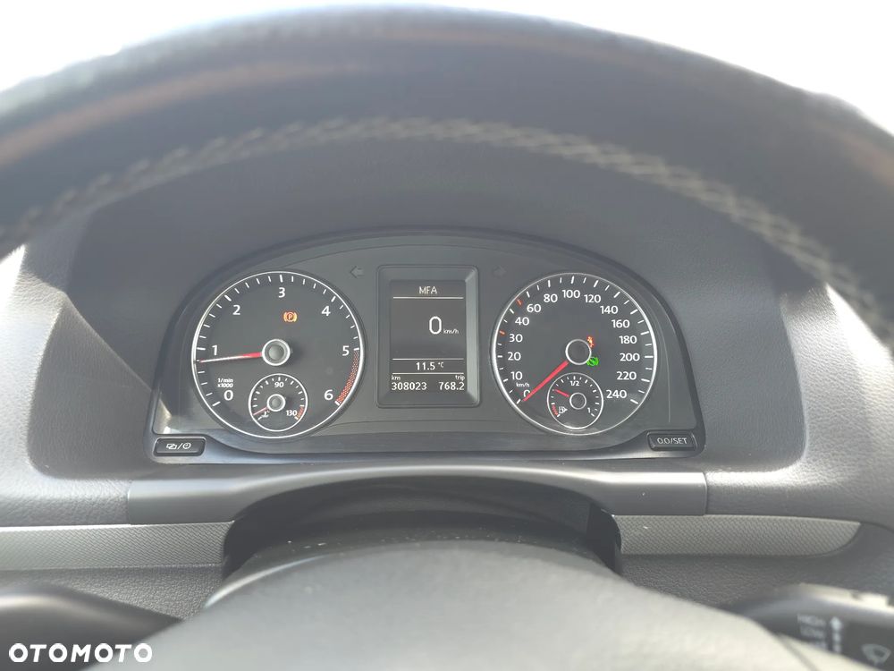 Volkswagen Touran 1.6 TDI DPF BlueMotion Technology DSG MATCH - 26