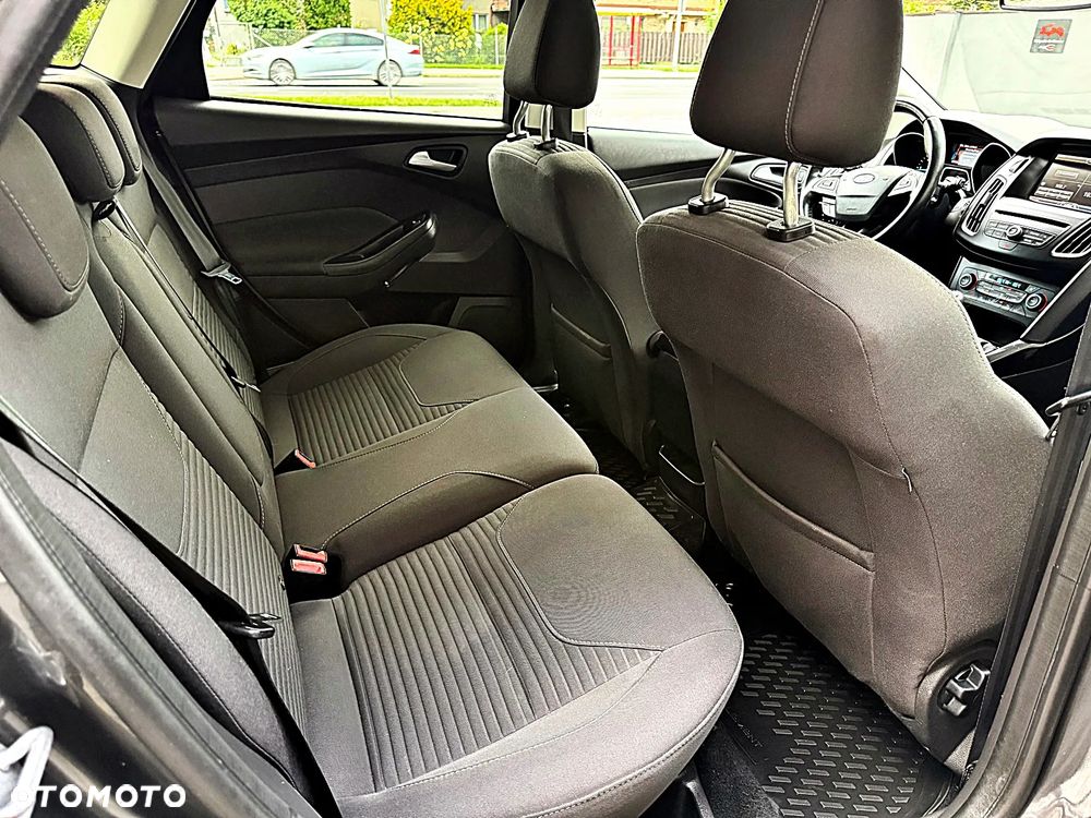 Ford Focus 1.5 TDCi DPF Start-Stopp-System Titanium - 24