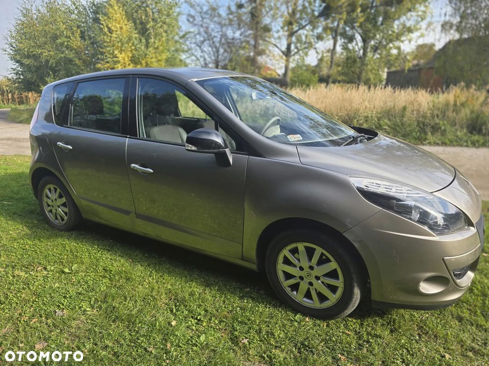 Renault Scenic 2011 photo 4