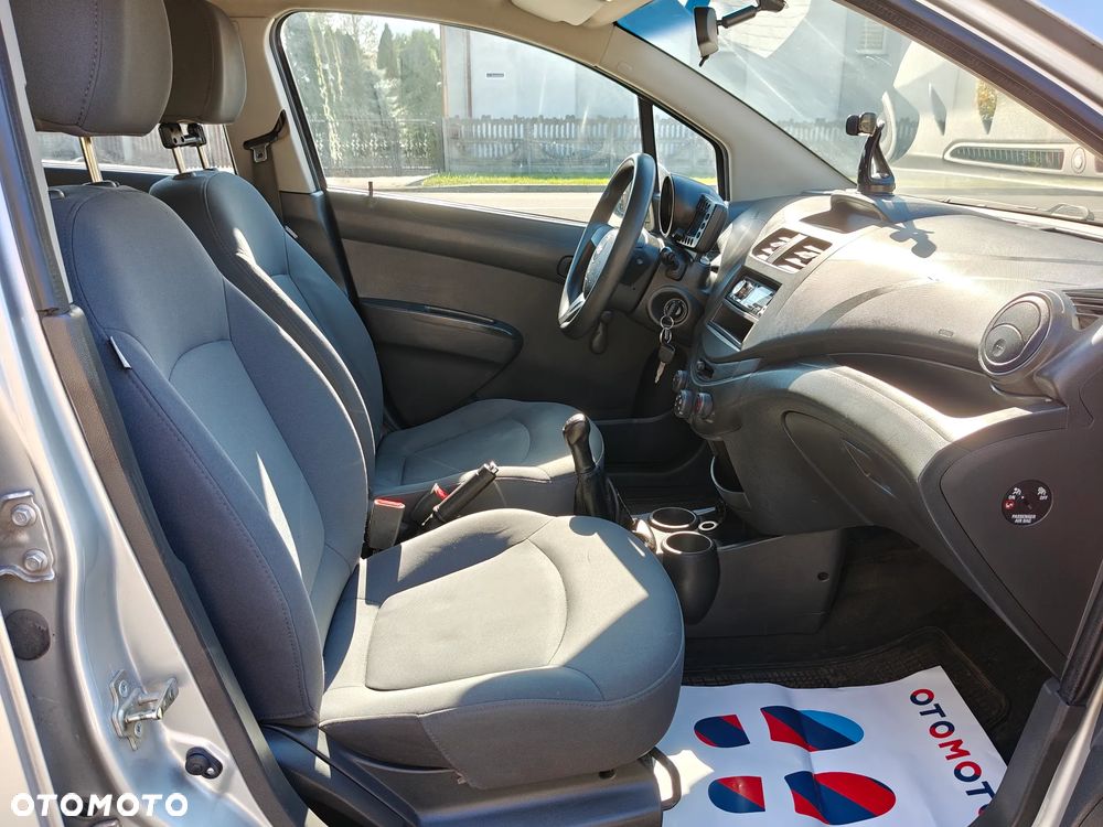 Chevrolet Cruze 1.6 Base - 28