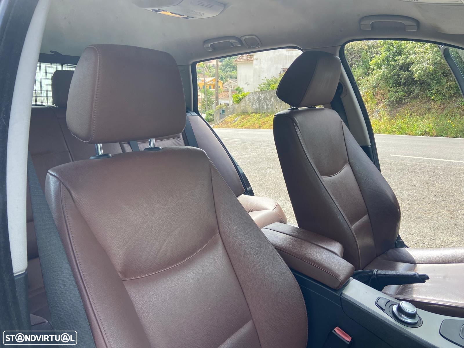 BMW 320 d Touring Auto - 11