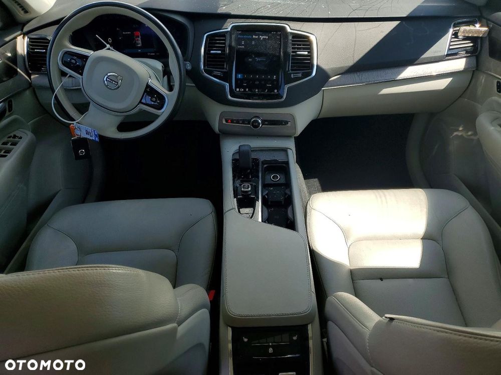 Volvo XC 90 - 8