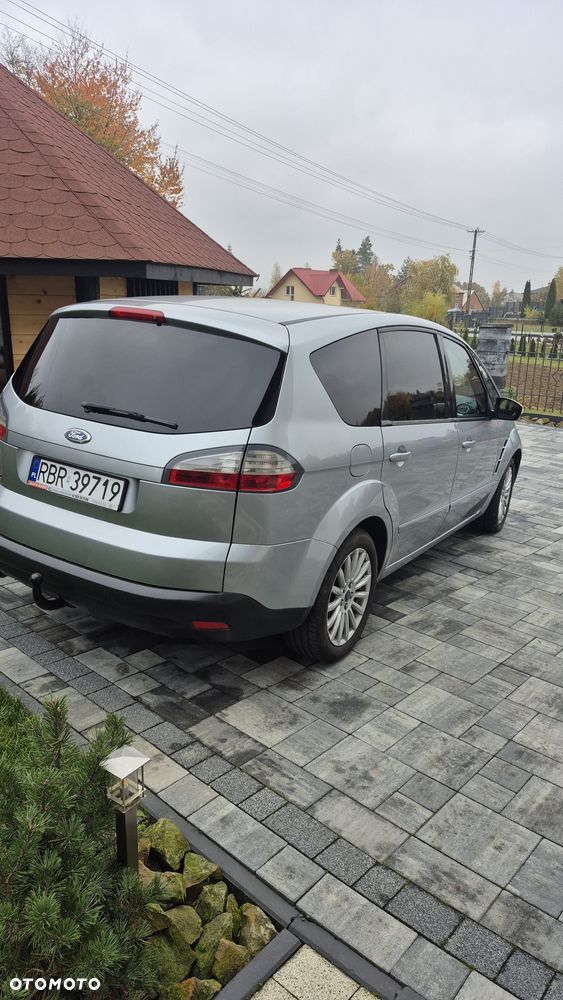 Ford S-Max - 11