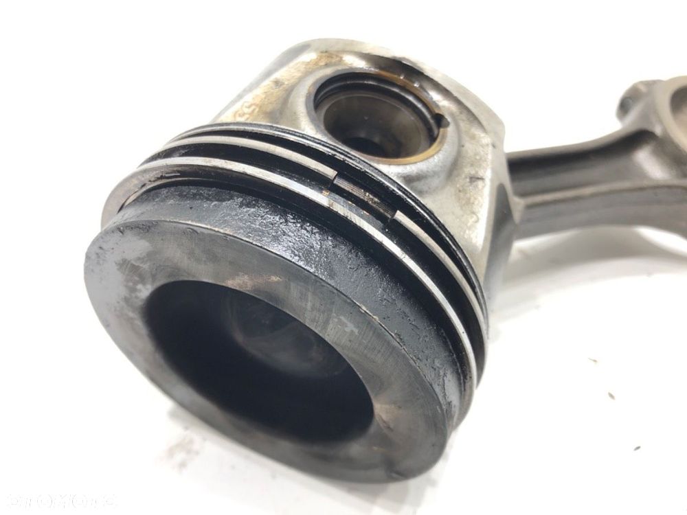 TŁOK Z KORBOWODEM - 86.00 PLN - AUDI A4 B8 Avant (8K5) 2007 - 2015 2.0 TDI 105 kW [143 KM] olej - 4