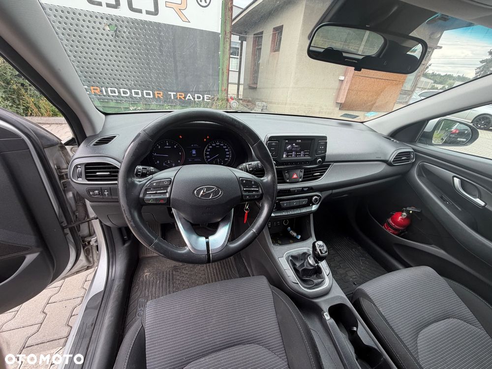 Hyundai i30 1.6 D Comfort - 13