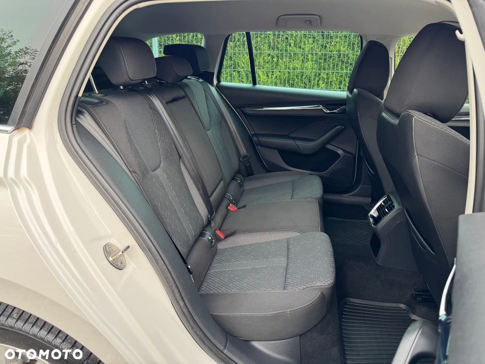 Skoda Octavia 2.0 TSI 4x4 Style DSG - 29