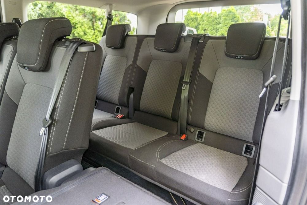 Volkswagen Caravelle - 20