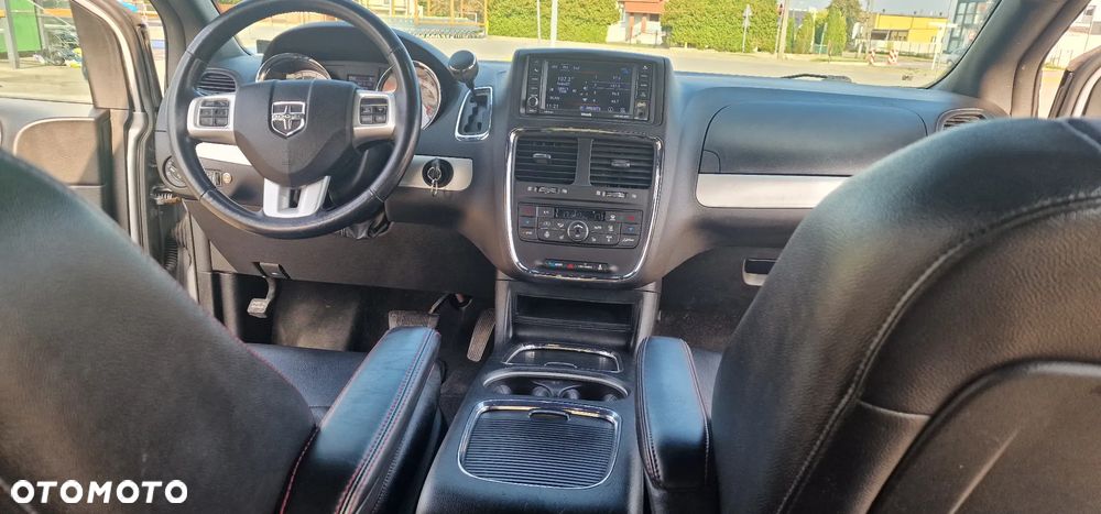 Dodge Grand Caravan - 24