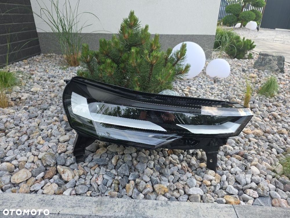 RENAULT CAPTUR 2 LIFT SYMBIOS Lampa prawa Full Led Pure 260107674R Matowa - 1