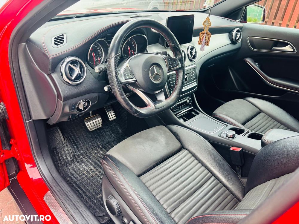 Mercedes-Benz GLA - 13