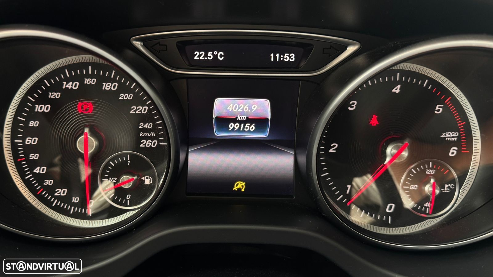 Mercedes-Benz CLA 180 d Shooting Brake - 13