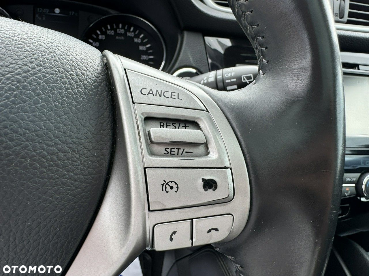 Nissan Qashqai - 25