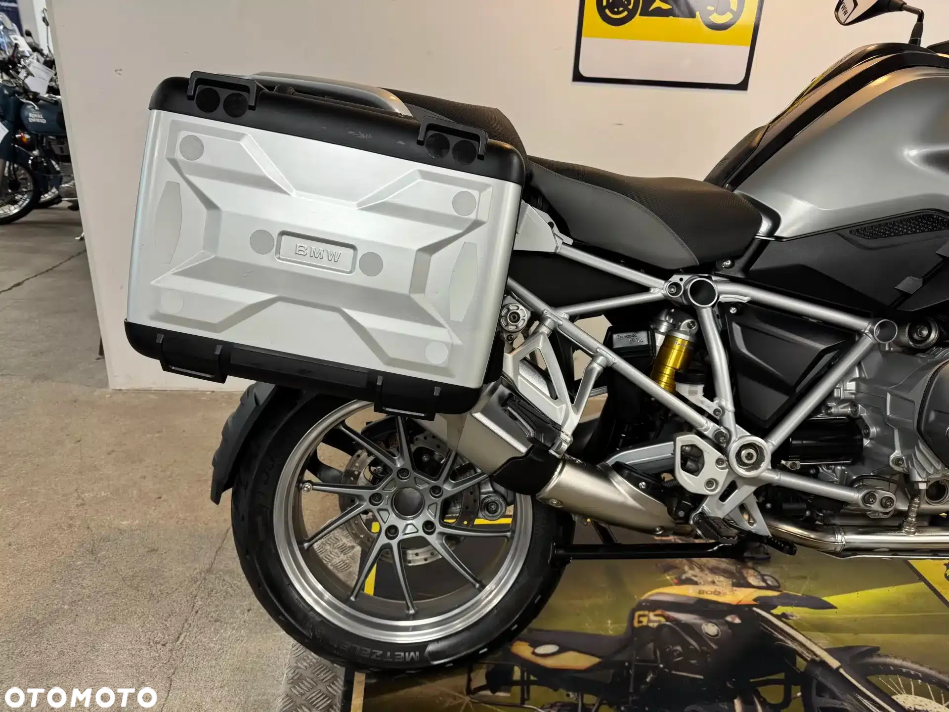 BMW R - 16