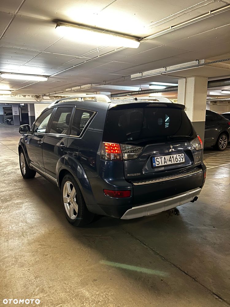 Mitsubishi Outlander 2.0 DID Instyle NAVI - 13