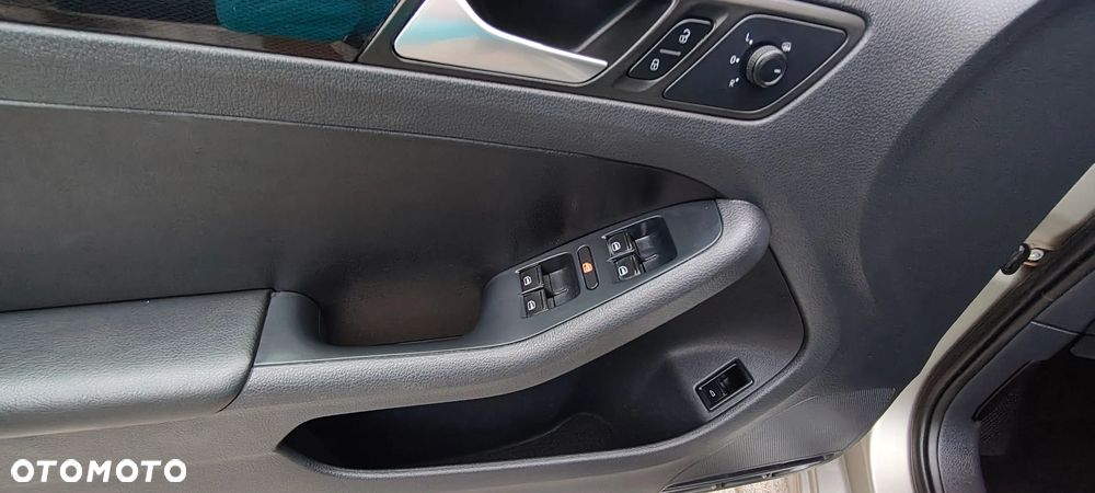 Volkswagen Jetta 1.4 TSI BMT Highline DSG - 20