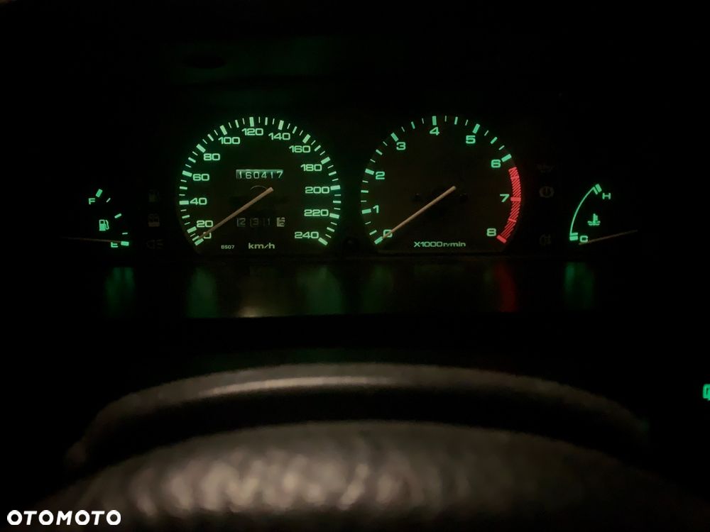 Mazda 323 1.6 GLX - 11