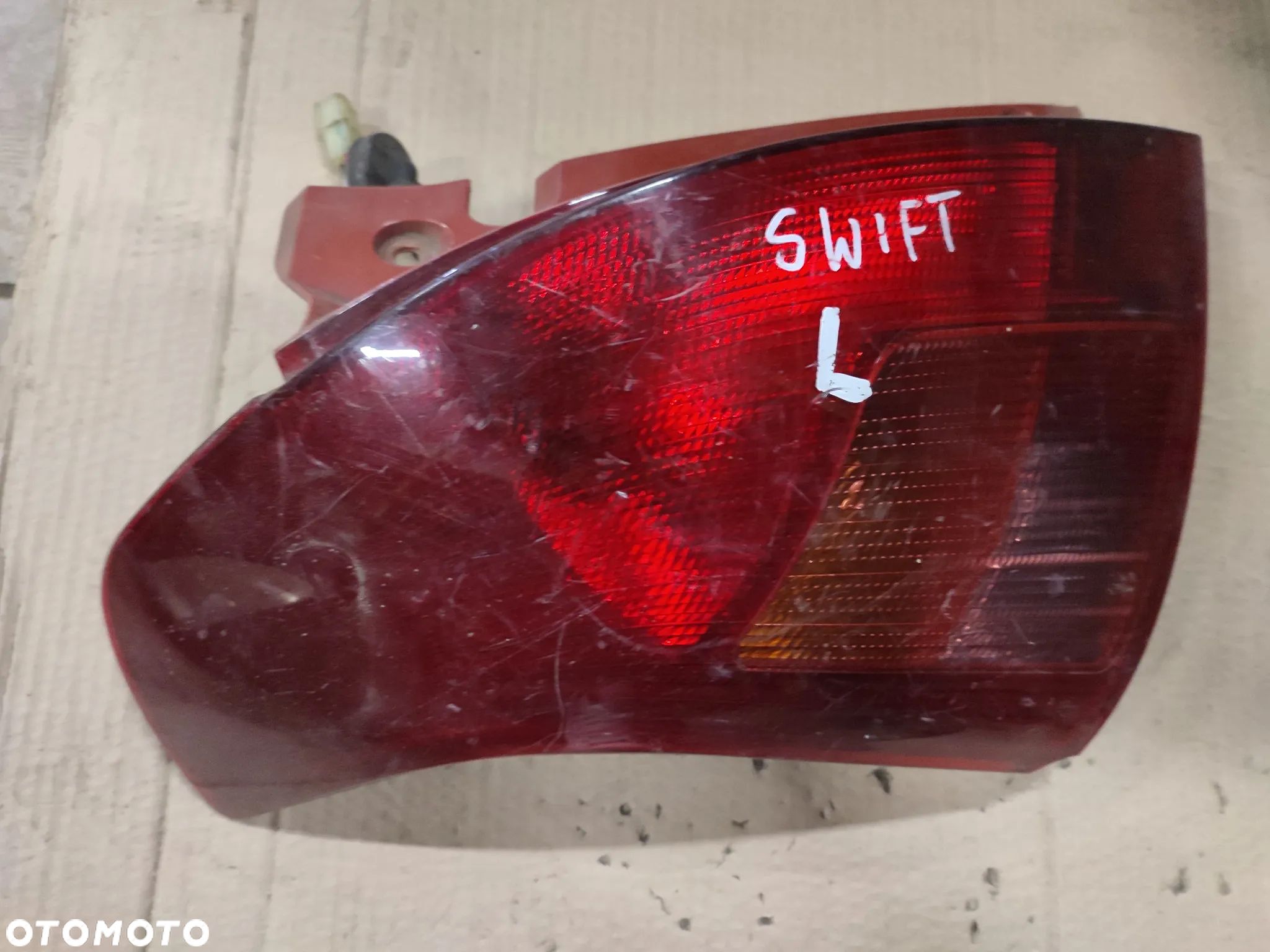 Suzuki Swift MK6 lampa lewa tylna - 1