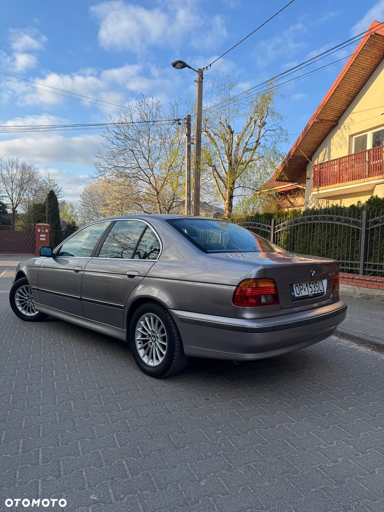 BMW Seria 5 520i - 6