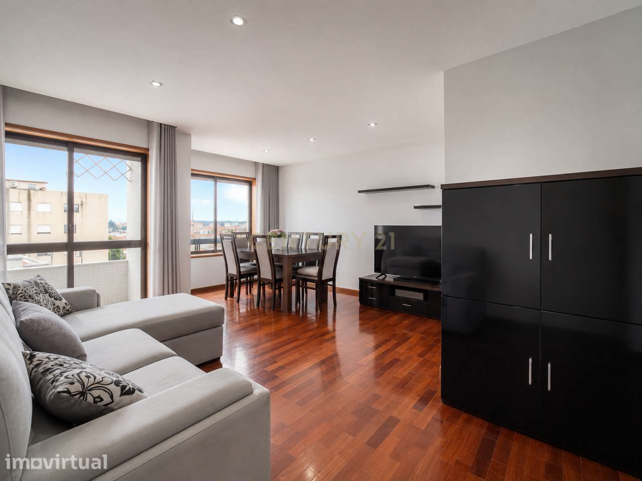 Apartamento T3 totalmente remodelado no centro de Ermesinde c Garagem - Grande imagem: 3/34
