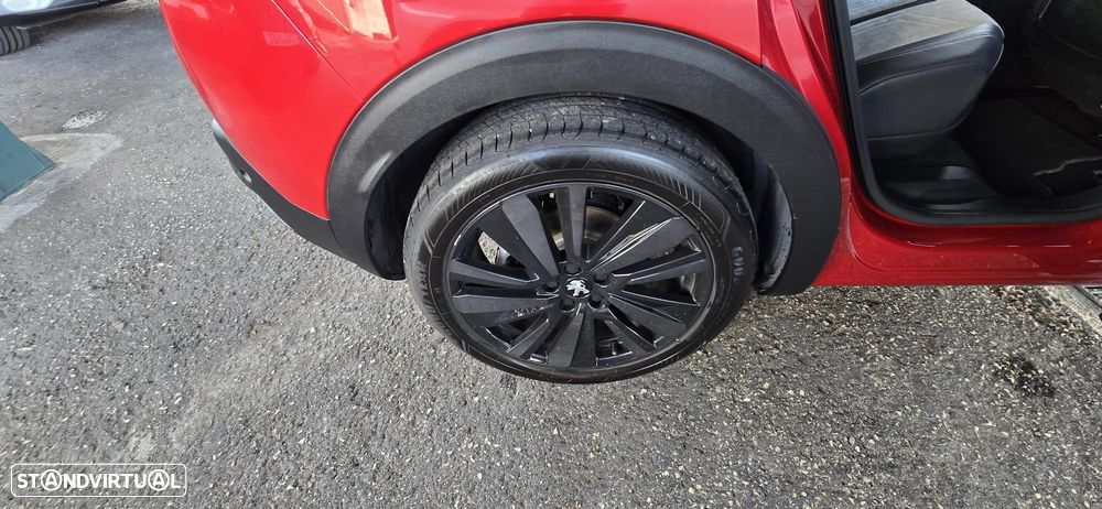Peugeot 3008 1.6 Hybrid GT Pack e-EAT8 - 36