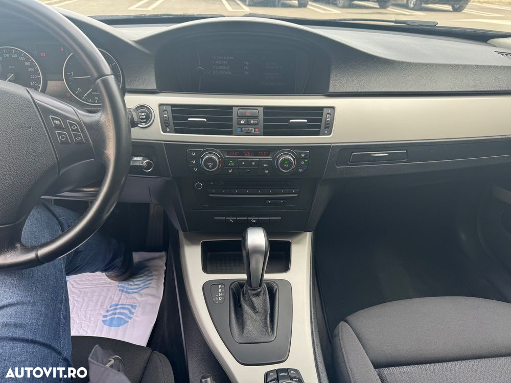 BMW Seria 3 320d Efficient Dynamic Edition Aut. Blue Performan - 9
