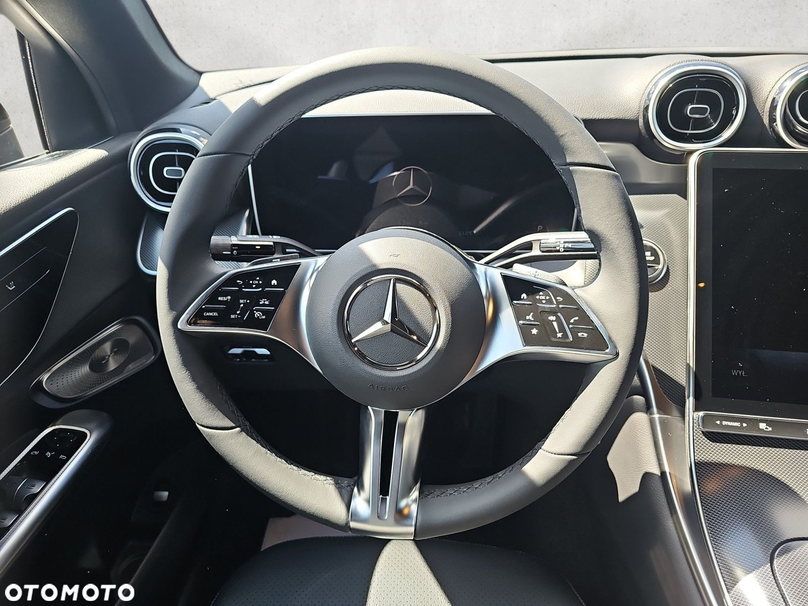 Mercedes-Benz GLC - 14