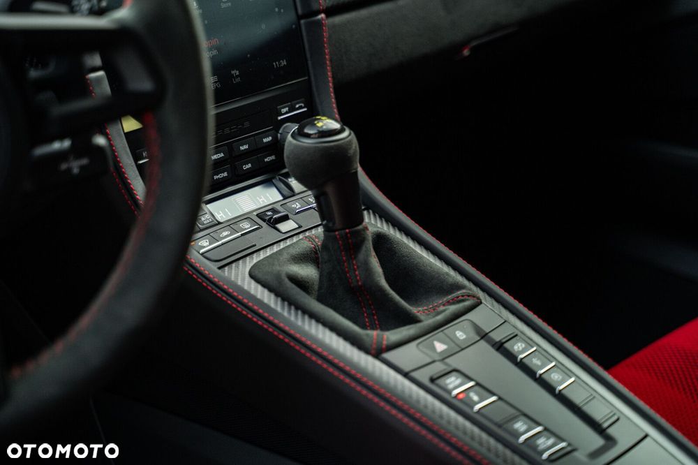 Porsche 718 Spyder - 14