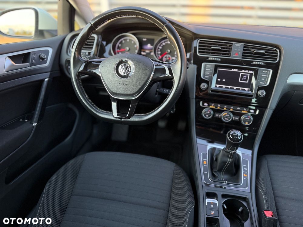 Volkswagen Golf 1.4 TSI BlueMotion Technology Cup - 23