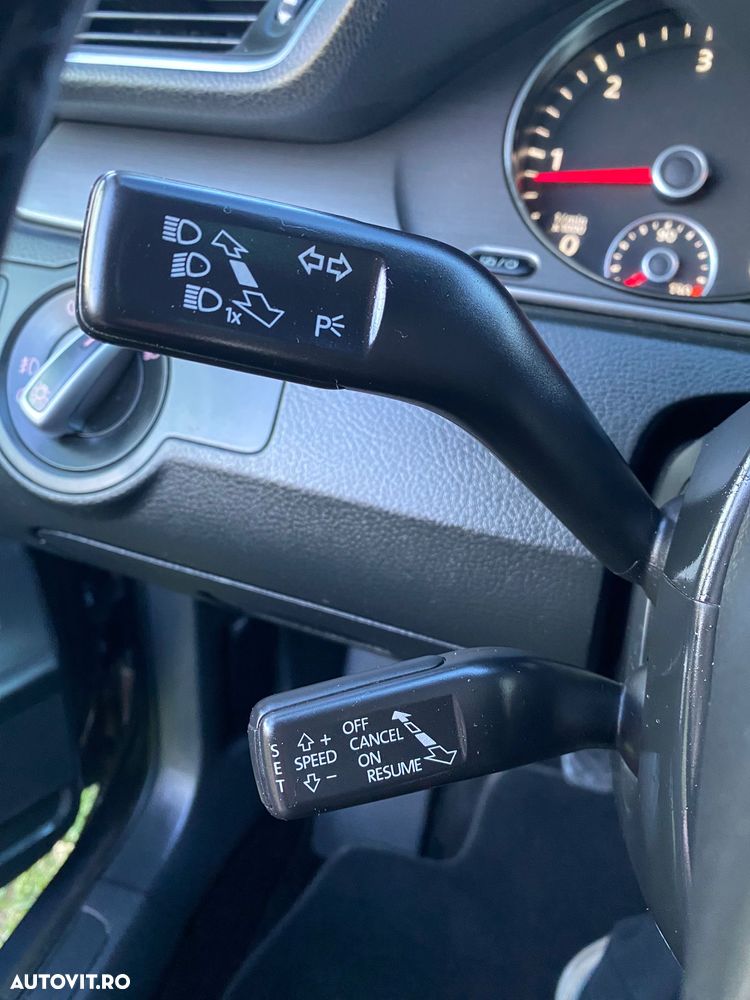 Volkswagen Passat 1.6 TDI BlueMotion Technology Highline - 17