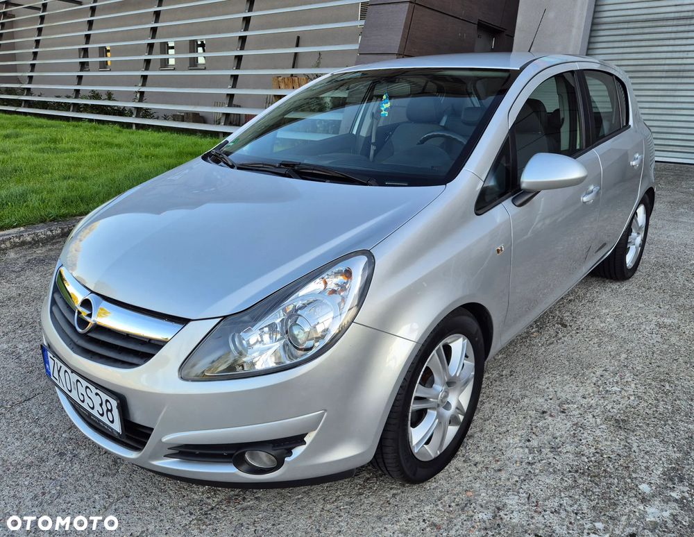 Opel Corsa 1.4 16V Innovation - 1