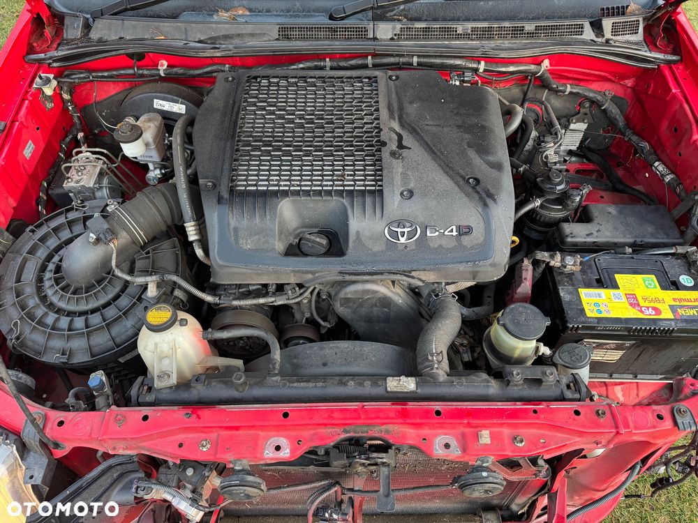 Toyota Hilux 4x4 Double Cab Life - 10