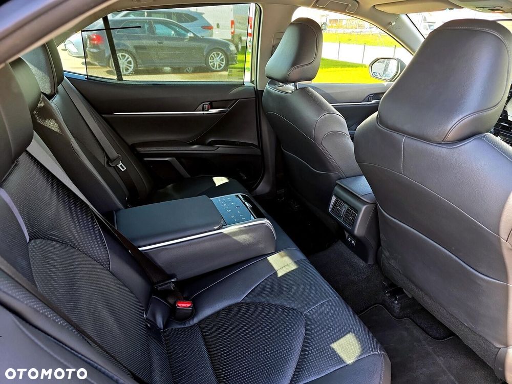 Toyota Camry 2.5 Hybrid Executive CVT - 12
