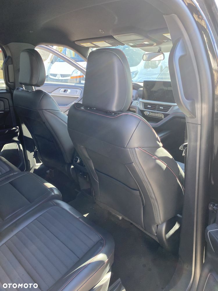 Ford Explorer - 4
