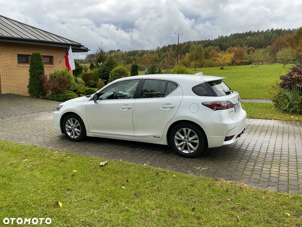 Lexus CT - 7