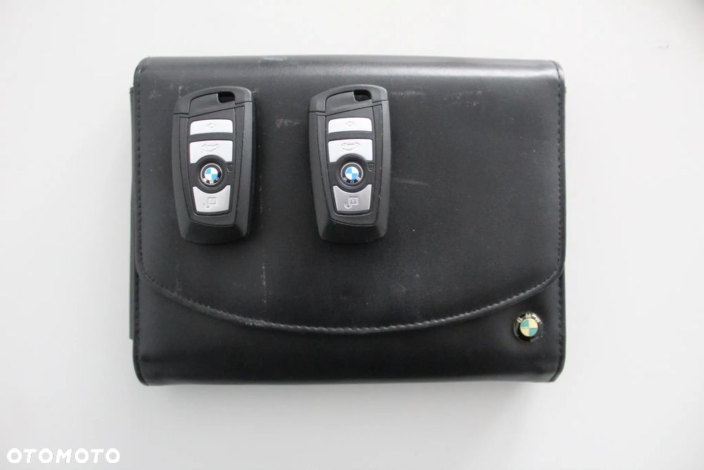 BMW Seria 5 520d - 32