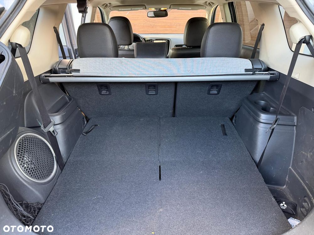 Mitsubishi Outlander - 10