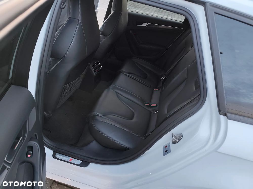 Audi S4 Avant - 11