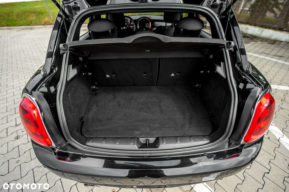 MINI Cooper Essential Trim - 31