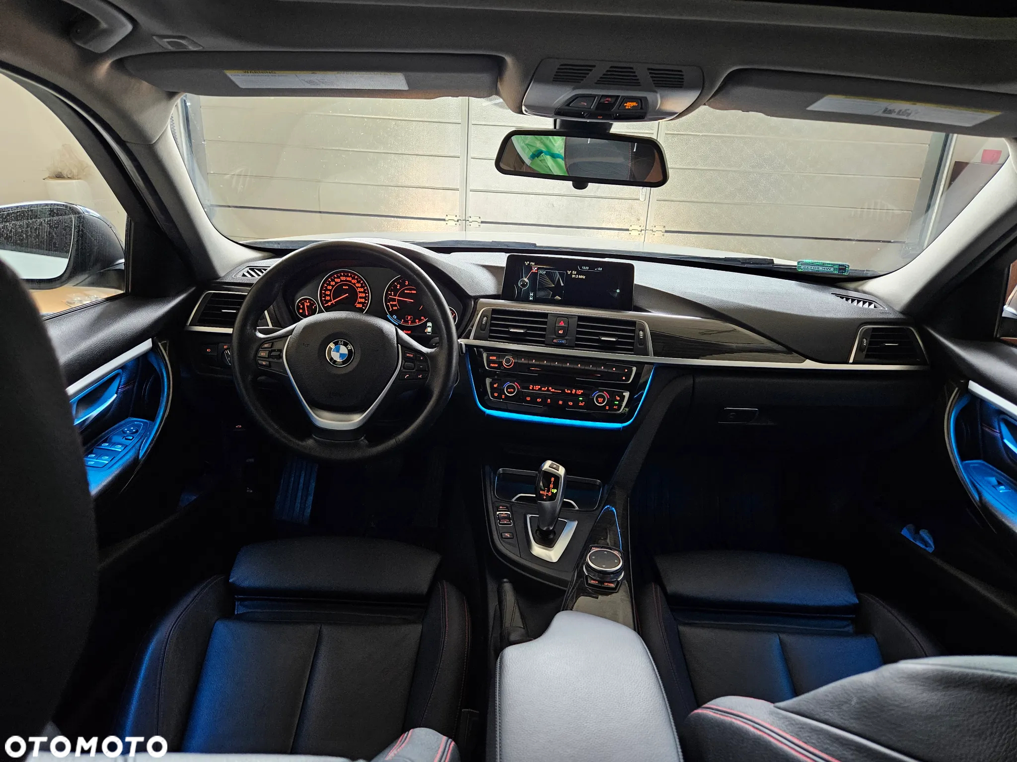 BMW Seria 3 320i xDrive Sport Line - 32