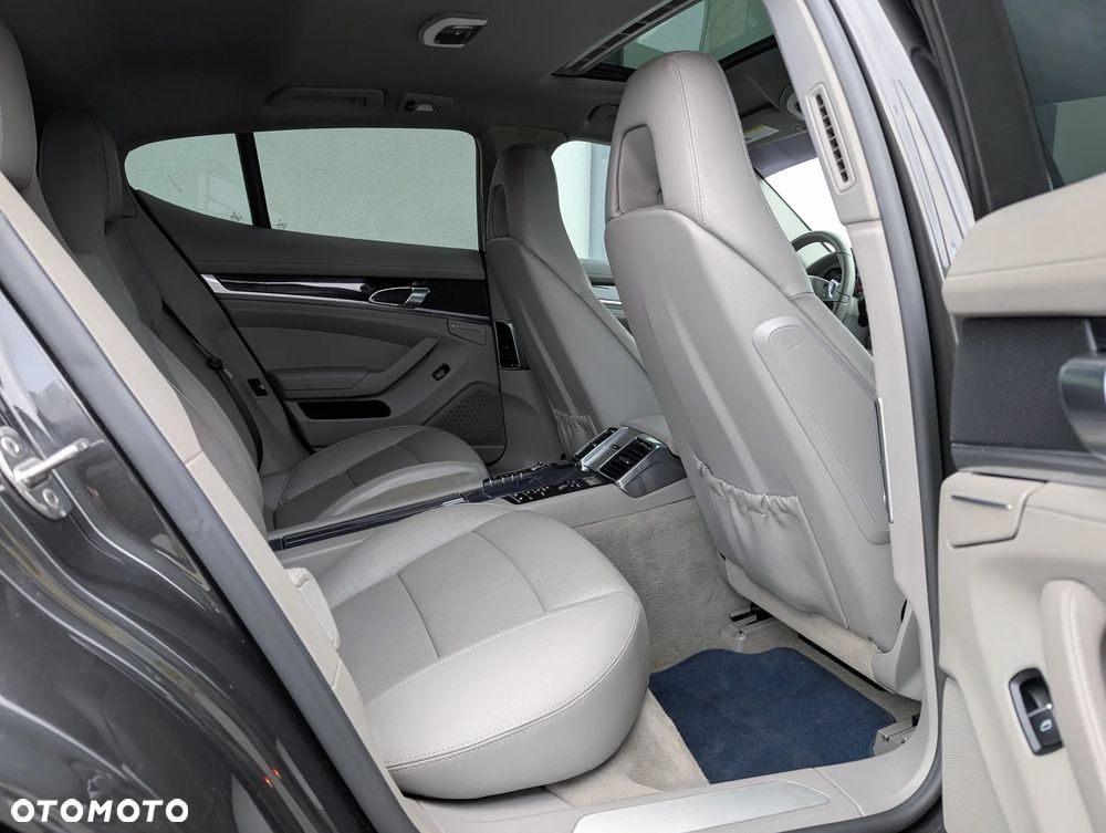 Porsche Panamera 4S PDK - 21