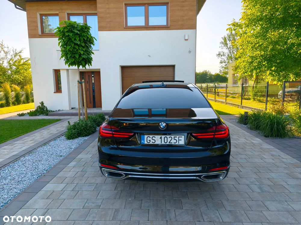 BMW Seria 7 750Li xDrive - 10