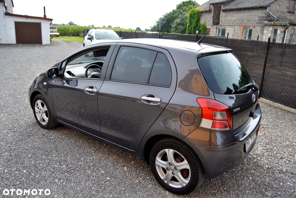Toyota Yaris 1.33 VVT-i Executive - 10