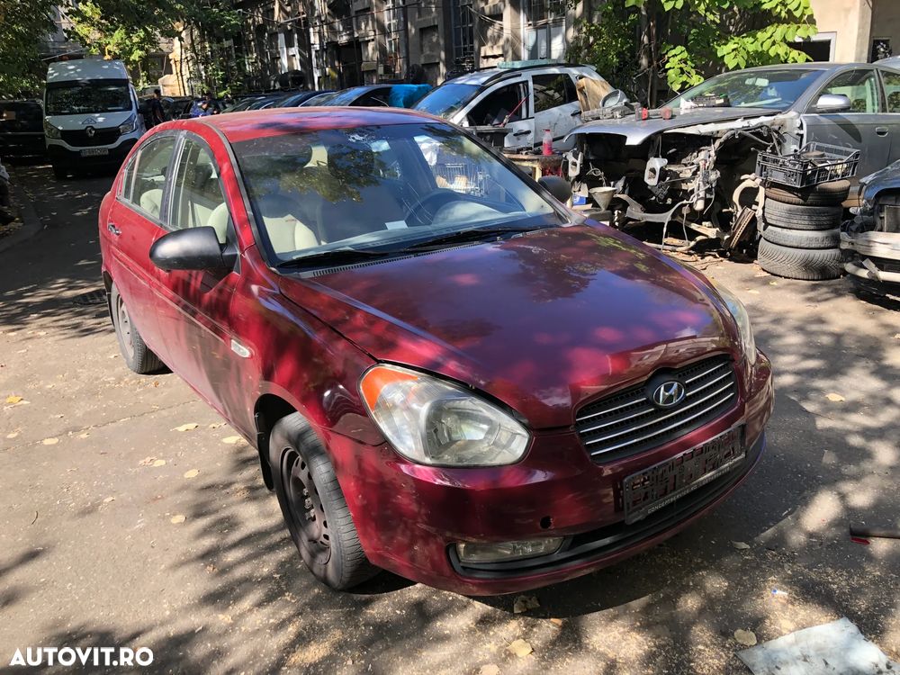 Dezmembrez Hyundai Accent 3 visiniu 2007 benzina - 1