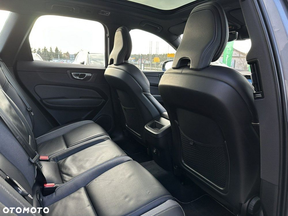 Volvo XC 60 D4 R-Design - 26