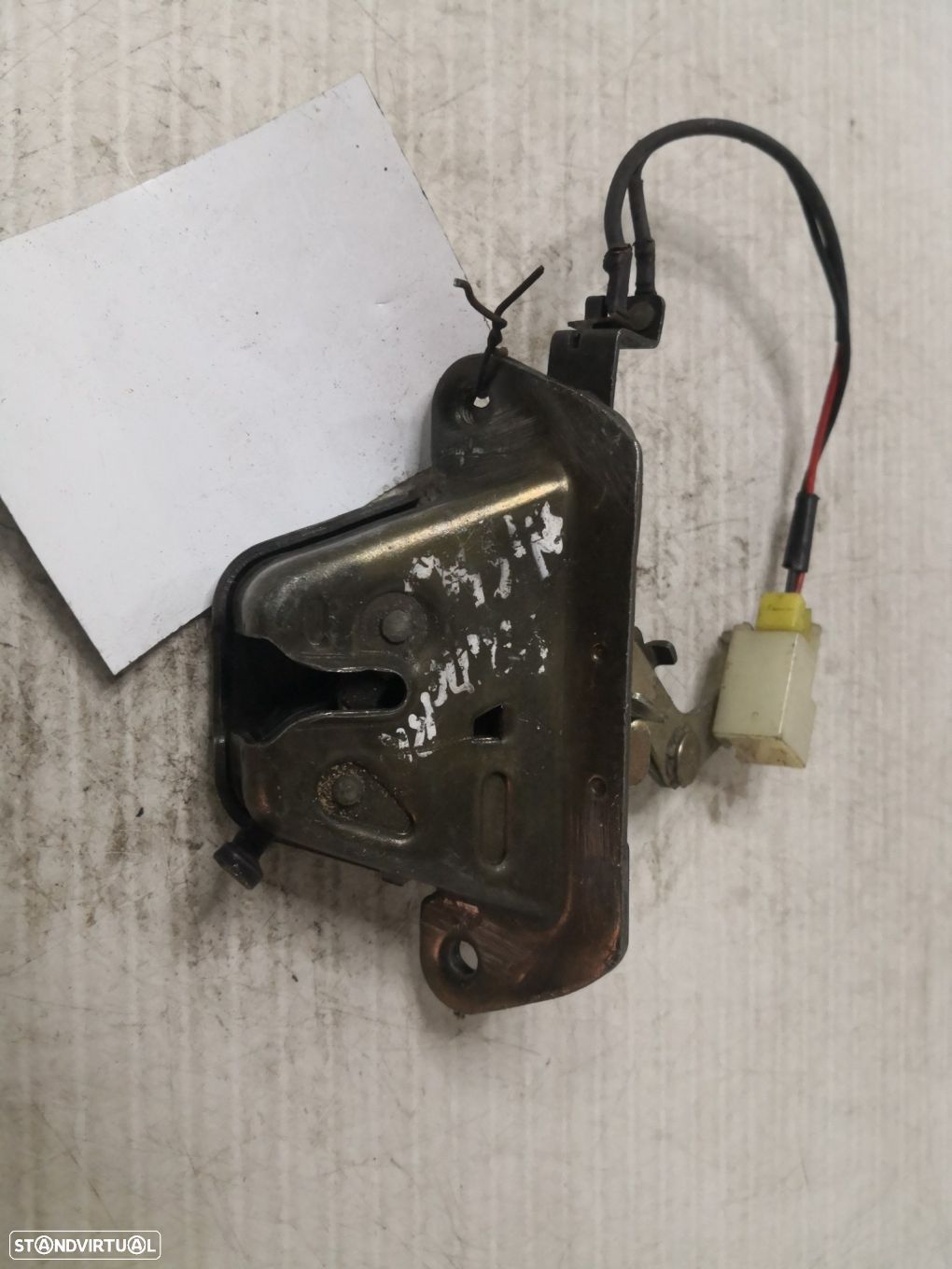 Fecho Da Mala Nissan Primera (P11) - 1
