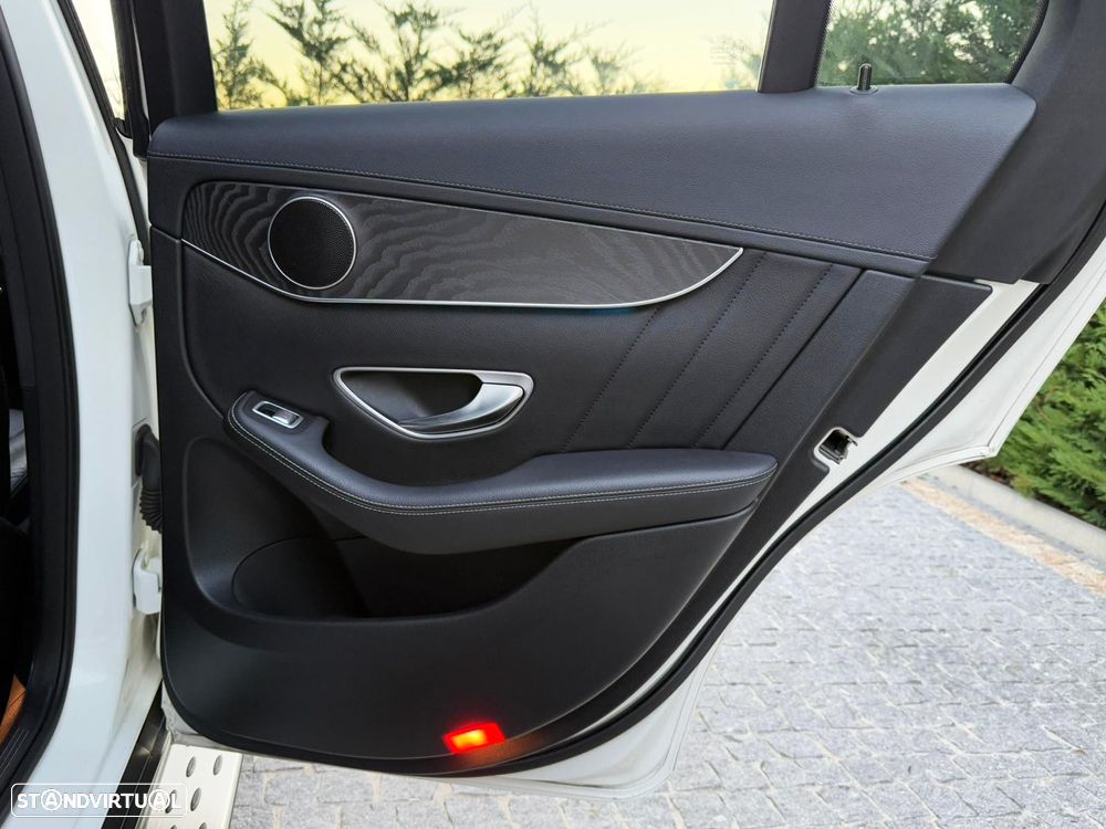 Mercedes-Benz GLC 220 d 4Matic 9G-TRONIC AMG Line - 24