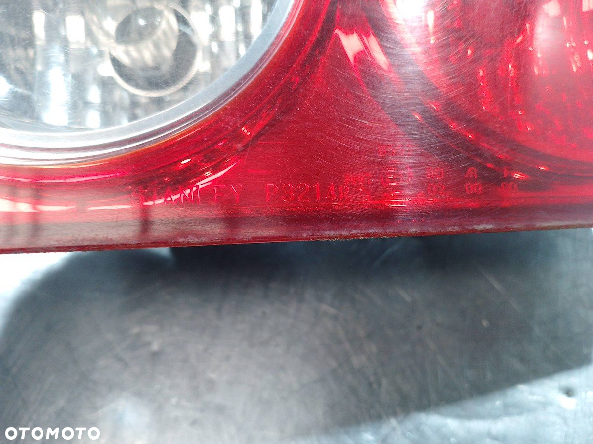 LAMPA TYLNA PRAWA W KLAPE HONDA ACCORD VII P3214R SEDAN - 6